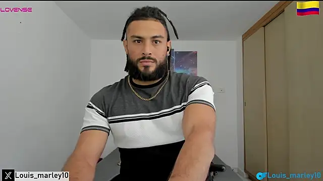 Snapshot of Louis_marley__ chatting on January 30, 8:21 pm Louis marley online show from January 30, 8:21 pm