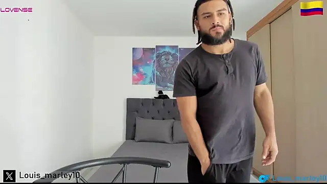 Snapshot of Louis_marley__ chatting on December 9, 4:18 pm Louis marley online show from December 9, 4:18 pm