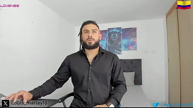 Snapshot of Louis_marley__ chatting on December 3, 8:28 pm Louis marley online show from December 3, 8:28 pm