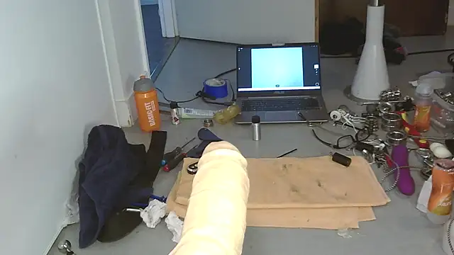 Soumis7575 online show from April 12, 10:17 am