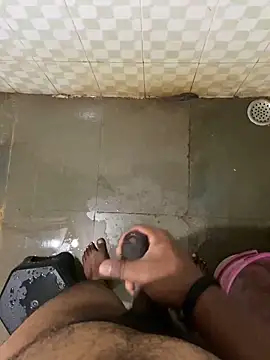 Snapshot of Honeydick7 chatting on December 3, 3:40 am Honeydick7 online show from December 3, 3:40 am