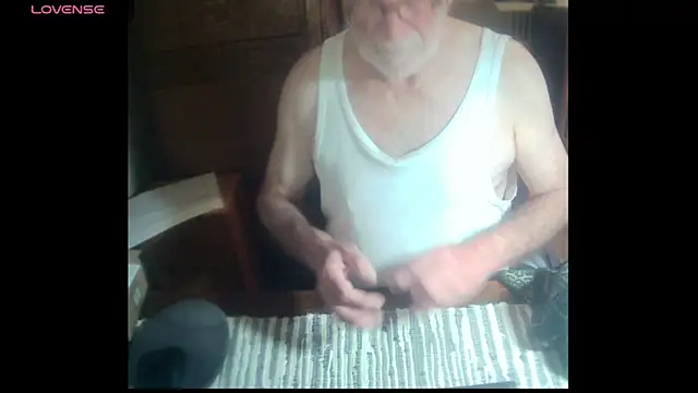Snapshot of terrybare chatting on March 12, 7:06 pm terrybare online show from March 12, 7:06 pm