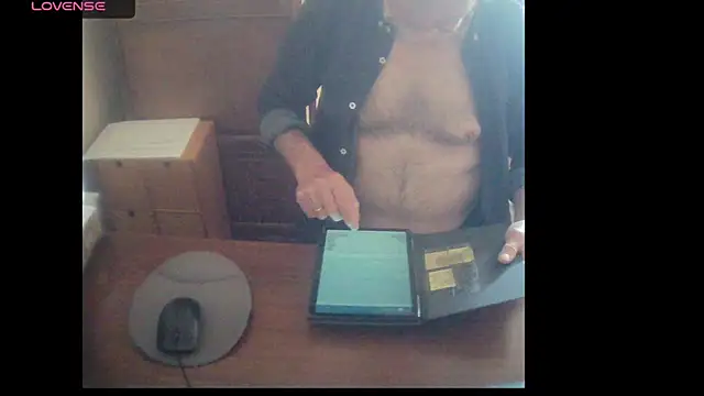 Snapshot of terrybare chatting on February 15, 9:38 am terrybare online show from February 15, 9:38 am