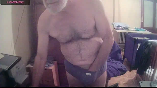 Snapshot of terrybare chatting on March 1, 11:26 pm terrybare online show from March 1, 11:26 pm