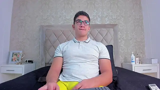 Snapshot of JeffDaltton chatting on December 23, 12:30 pm JeffDaltton online show from December 23, 12:30 pm