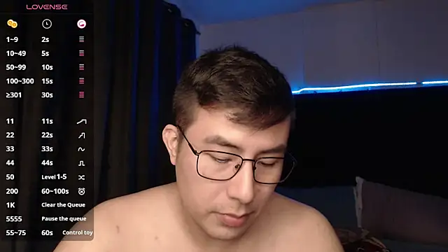 andrewmhilton  online show from October 20, 6:17 am