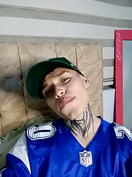 Snapshot of _justinmoon2 chatting on February 18, 2:16 am  justinmoon2 online show from February 18, 2:16 am