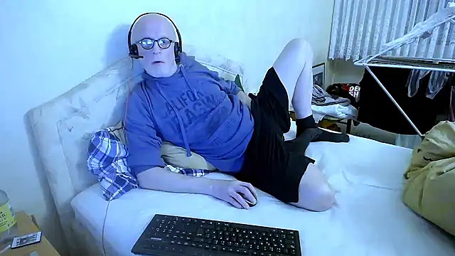 Snapshot of HornyRalfi55 chatting on March 5, 6:12 pm HornyRalfi55 online show from March 5, 6:12 pm