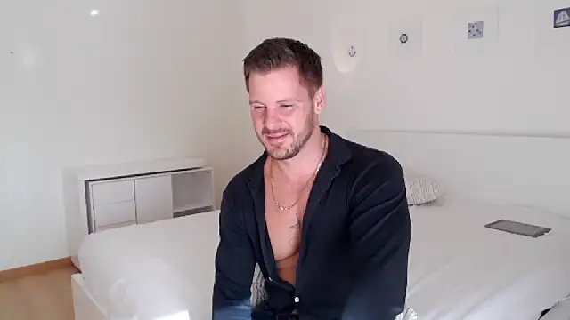 SexyandMarried1 online show from December 3, 10:26 am