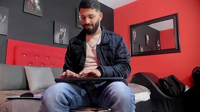 Snapshot of Thiagogomez chatting on September 19, 12:38 pm Thiagogomez online show from September 19, 12:38 pm
