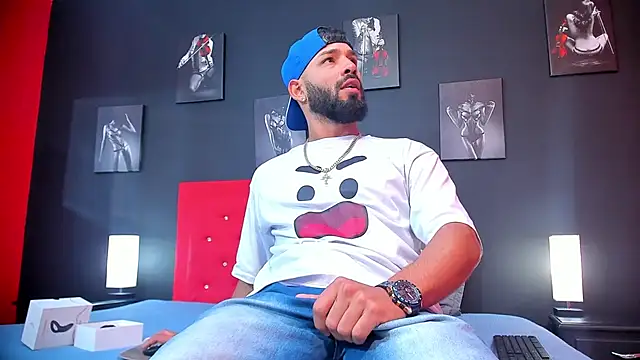 Snapshot of Thiagogomez chatting on January 17, 12:21 pm Thiagogomez online show from January 17, 12:21 pm