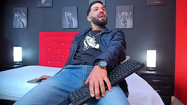 Snapshot of Thiagogomez chatting on January 10, 12:26 pm Thiagogomez online show from January 10, 12:26 pm