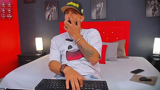 Snapshot of Thiagogomez chatting on December 3, 12:27 pm Thiagogomez online show from December 3, 12:27 pm