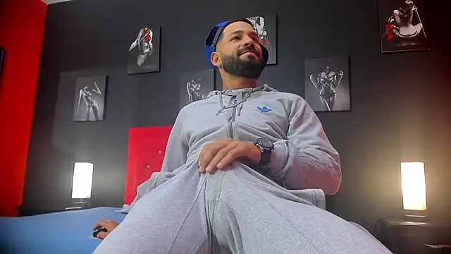 Snapshot of Thiagogomez chatting on February 20, 12:25 pm Thiagogomez online show from February 20, 12:25 pm