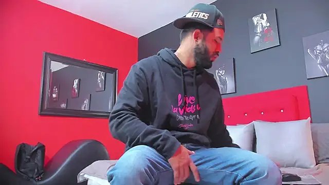 Snapshot of Thiagogomez chatting on March 14, 12:40 pm Thiagogomez online show from March 14, 12:40 pm