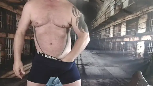 Snapshot of ManlyPrisonGuy chatting on October 17, 1:04 pm ManlyPrisonGuy online show from October 17, 1:04 pm