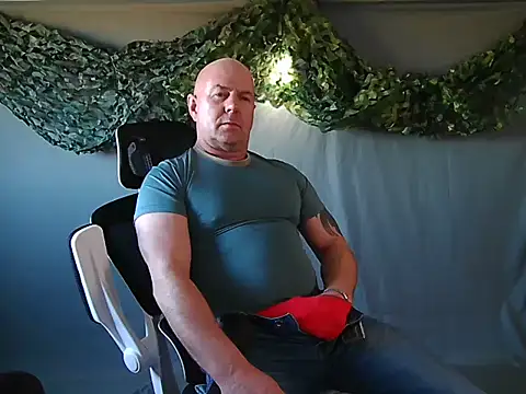 Snapshot of ManlyPrisonGuy chatting on January 18, 2:12 pm ManlyPrisonGuy online show from January 18, 2:12 pm