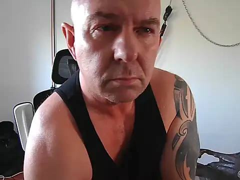 Snapshot of ManlyPrisonGuy chatting on December 22, 3:00 pm ManlyPrisonGuy online show from December 22, 3:00 pm