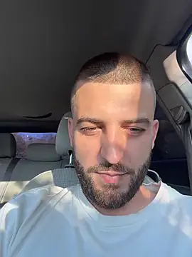 ElChapoGuzman95 online show from April 24, 3:47 pm