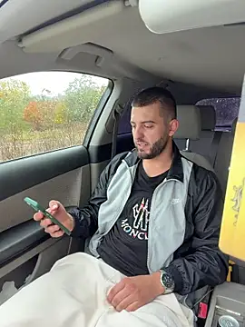 ElChapoGuzman95 online show from October 26, 6:15 am