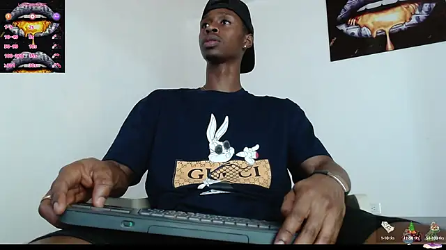 Snapshot of drake_brwon_23 chatting on December 20, 3:25 am drake brwon 23 online show from December 20, 3:25 am