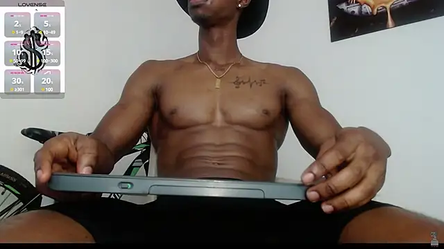 Snapshot of drake_brwon_23 chatting on March 8, 5:25 am drake brwon 23 online show from March 8, 5:25 am