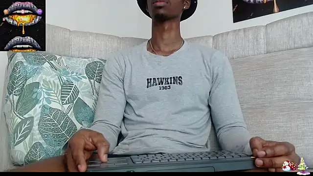 Snapshot of drake_brwon_23 chatting on December 9, 2:45 am drake brwon 23 online show from December 9, 2:45 am