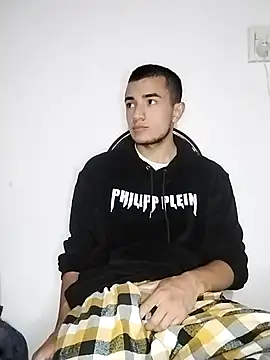 Snapshot of Thick_Cock chatting on December 22, 2:06 am Thick Cock online show from December 22, 2:06 am