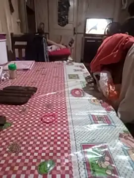 Raquelluciano online show from February 6, 10:50 pm