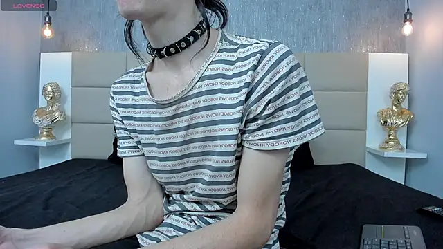 Hecatee 77 online show from April 23, 7:16 pm