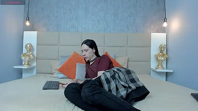 Hecatee 77 online show from April 21, 6:58 pm