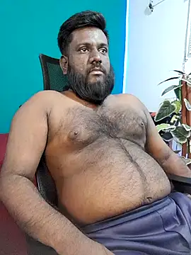 Rayansmith  online show from April 22, 1:05 pm