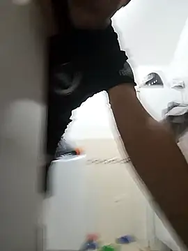 Snapshot of emrehliug12 chatting on September 15, 4:25 am emrehliug12 online show from September 15, 4:25 am