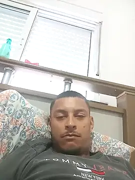 Snapshot of emrehliug12 chatting on March 10, 2:37 pm emrehliug12 online show from March 10, 2:37 pm