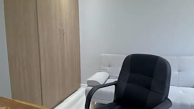 BrettJ81 online show from January 7, 1:49 pm