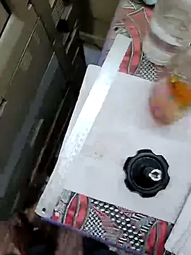 u wan me online show from February 28, 1:37 am