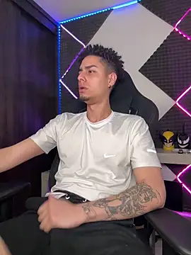 bigryann23 online show from April 21, 1:30 am